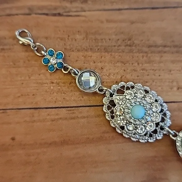 Rhinestone and Flower Bracelet - Picture 2 of 9